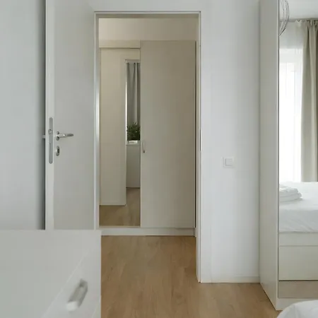 Appartamento Downtown Tineretului Oasis -- New Building -- Self Check-in -- 1min Metro Station Bucarest