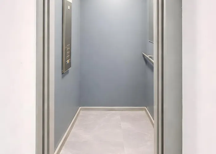 Downtown Tineretului Oasis -- New Building -- Self Check-in -- 1min Metro Station Bucarest