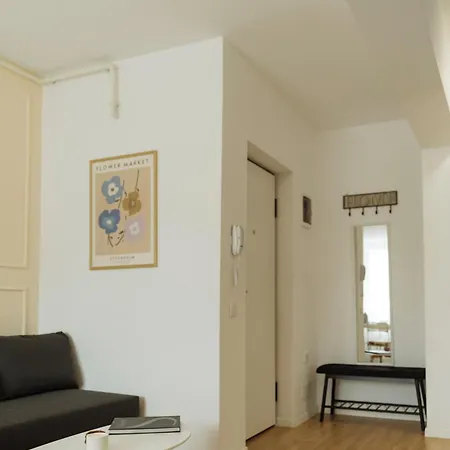 Downtown Tineretului Oasis -- New Building -- Self Check-in -- 1min Metro Station Bucharest