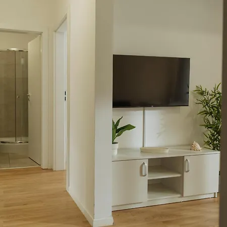 Downtown Tineretului Oasis -- New Building -- Self Check-in -- 1min Metro Station Bucharest