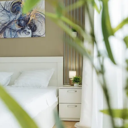 Downtown Tineretului Oasis -- New Building -- Self Check-in -- 1min Metro Station Bucharest