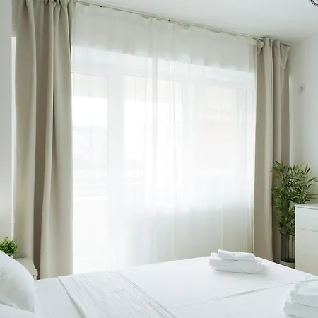 Downtown Tineretului Oasis -- New Building -- Self Check-in -- 1min Metro Station Apartment Bucharest