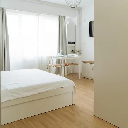 Apartment Downtown Tineretului Oasis -- New Building -- Self Check-in -- 1min Metro Station