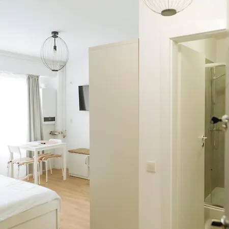 Downtown Tineretului Oasis -- New Building -- Self Check-in -- 1min Metro Station * Bucharest