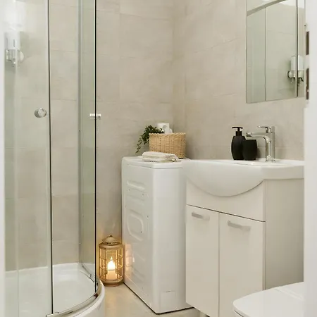 Downtown Tineretului Oasis -- New Building -- Self Check-in -- 1min Metro Station