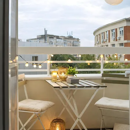 Downtown Tineretului Oasis -- New Building -- Self Check-in -- 1min Metro Station