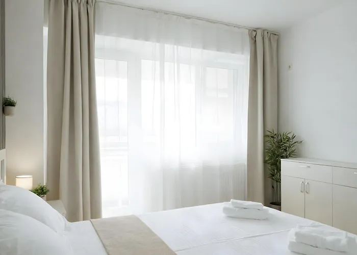 Downtown Tineretului Oasis -- New Building -- Self Check-in -- 1min Metro Station Apartment