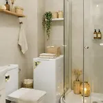 Апартаменти Downtown Tineretului Oasis -- New Building -- Self Check-in -- 1min Metro Station Бухарест