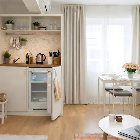 Downtown Tineretului Oasis -- New Building -- Self Check-in -- 1min Metro Station Апартаменти *