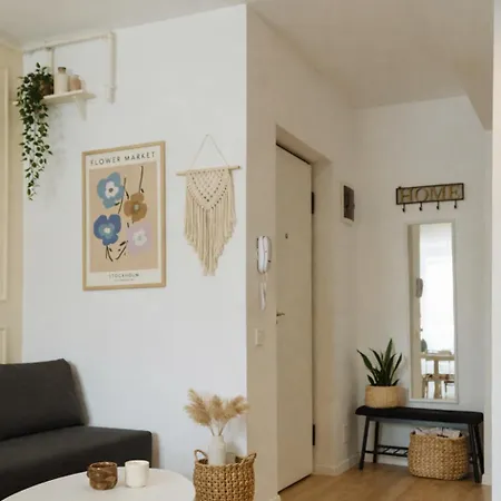 Downtown Tineretului Oasis -- New Building -- Self Check-in -- 1min Metro Station Appartamento